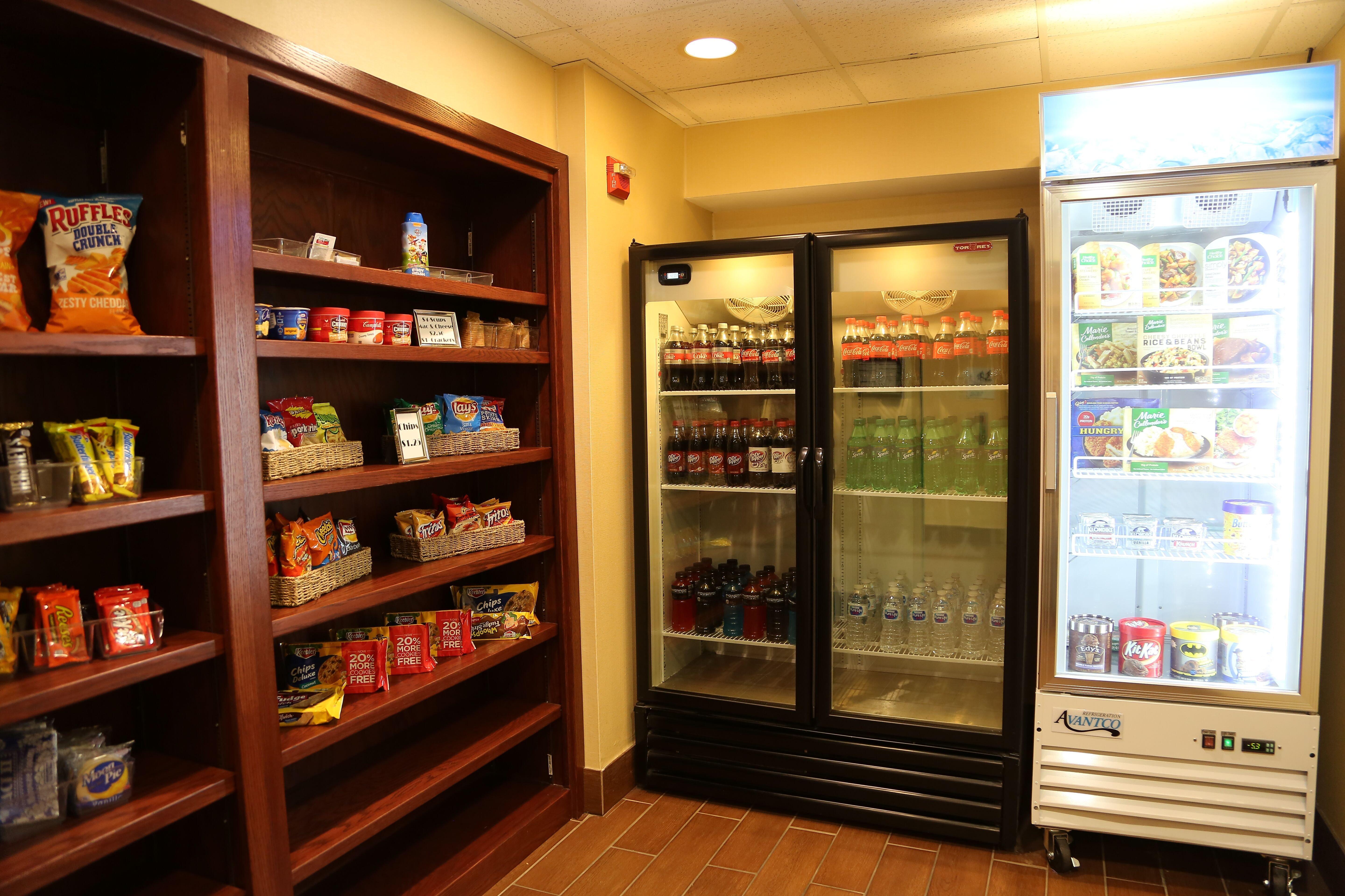 Holiday Inn Express Hotel & Suites Cleveland - Ms By Ihg Buitenkant foto
