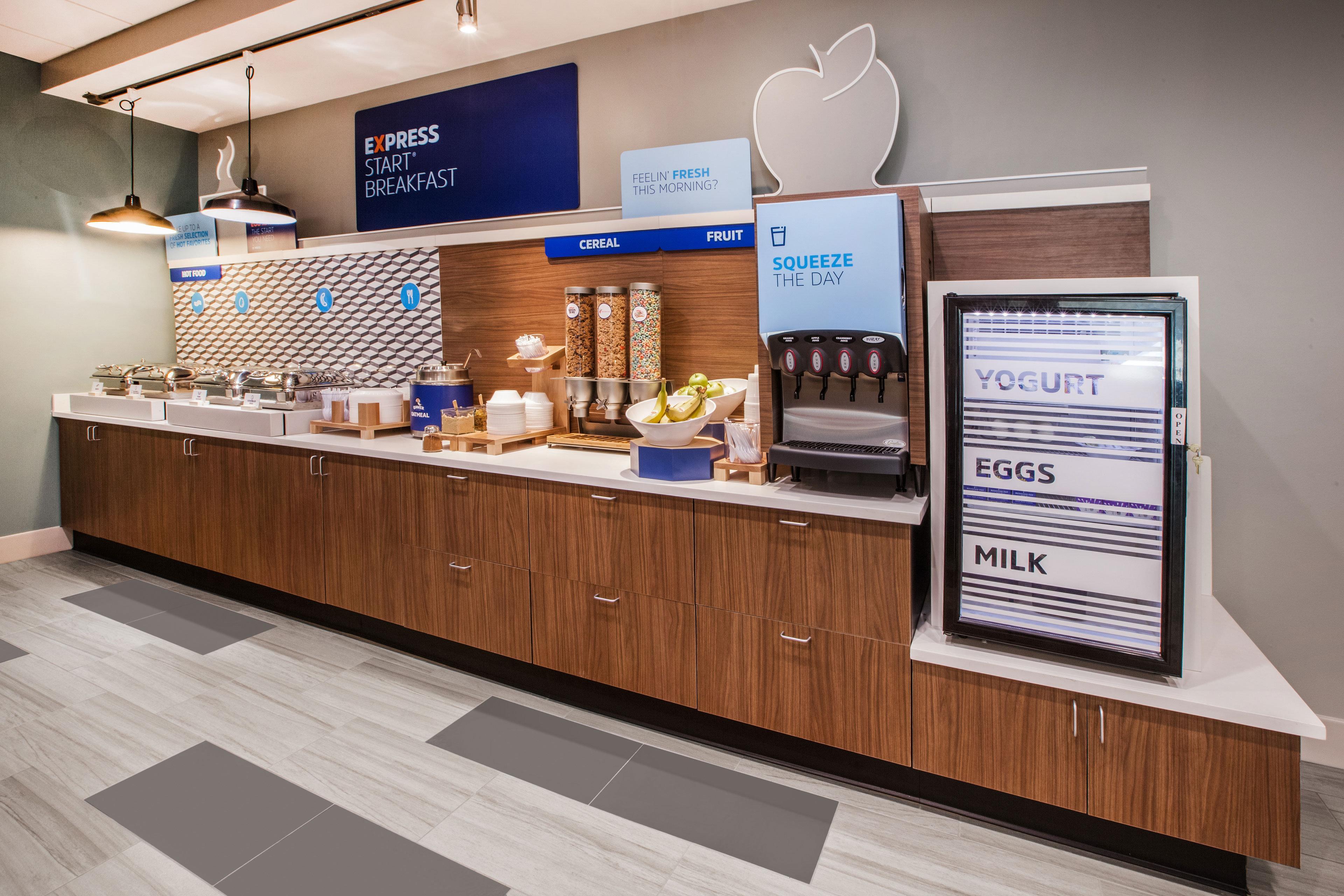 Holiday Inn Express Hotel & Suites Cleveland - Ms By Ihg Buitenkant foto