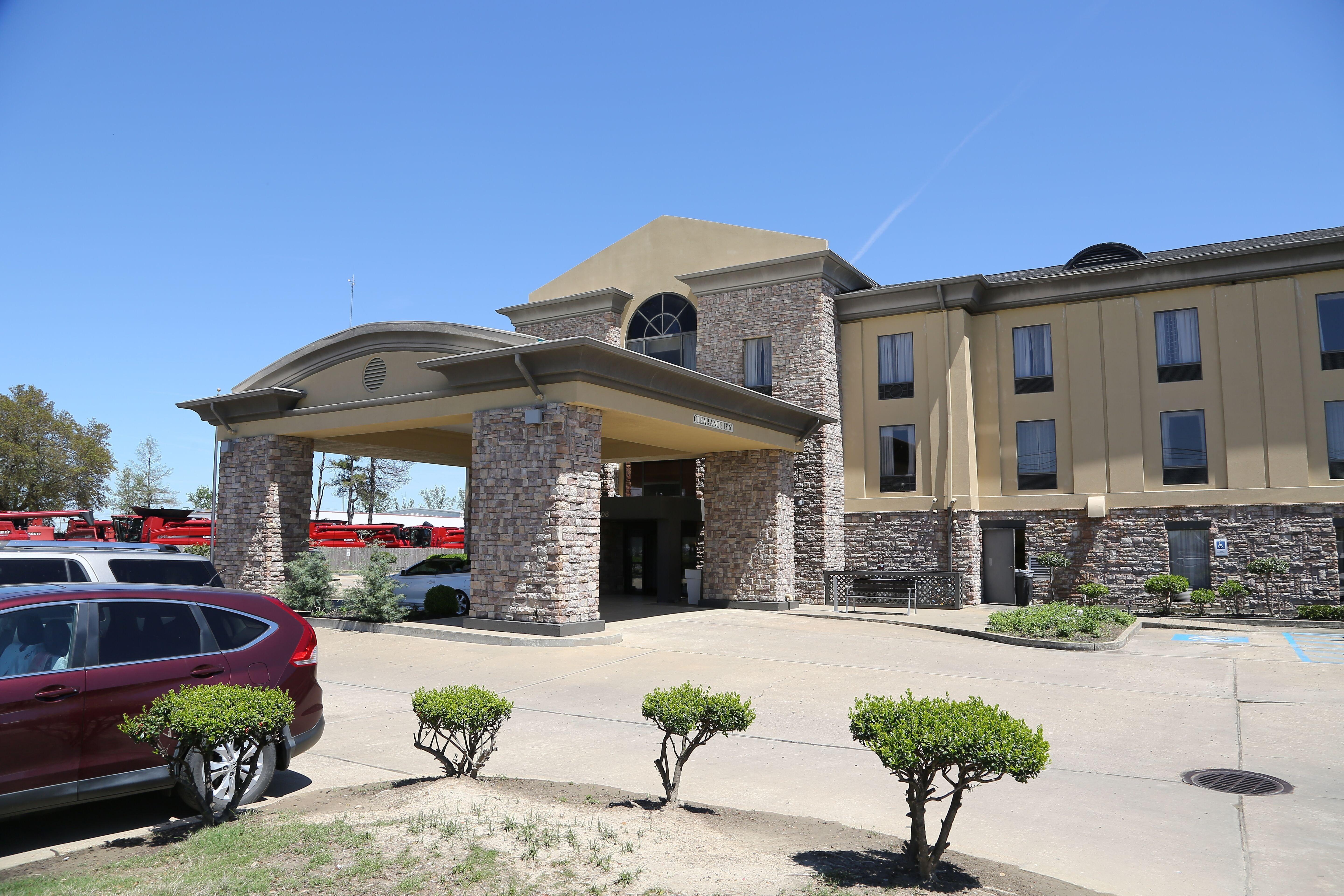Holiday Inn Express Hotel & Suites Cleveland - Ms By Ihg Buitenkant foto