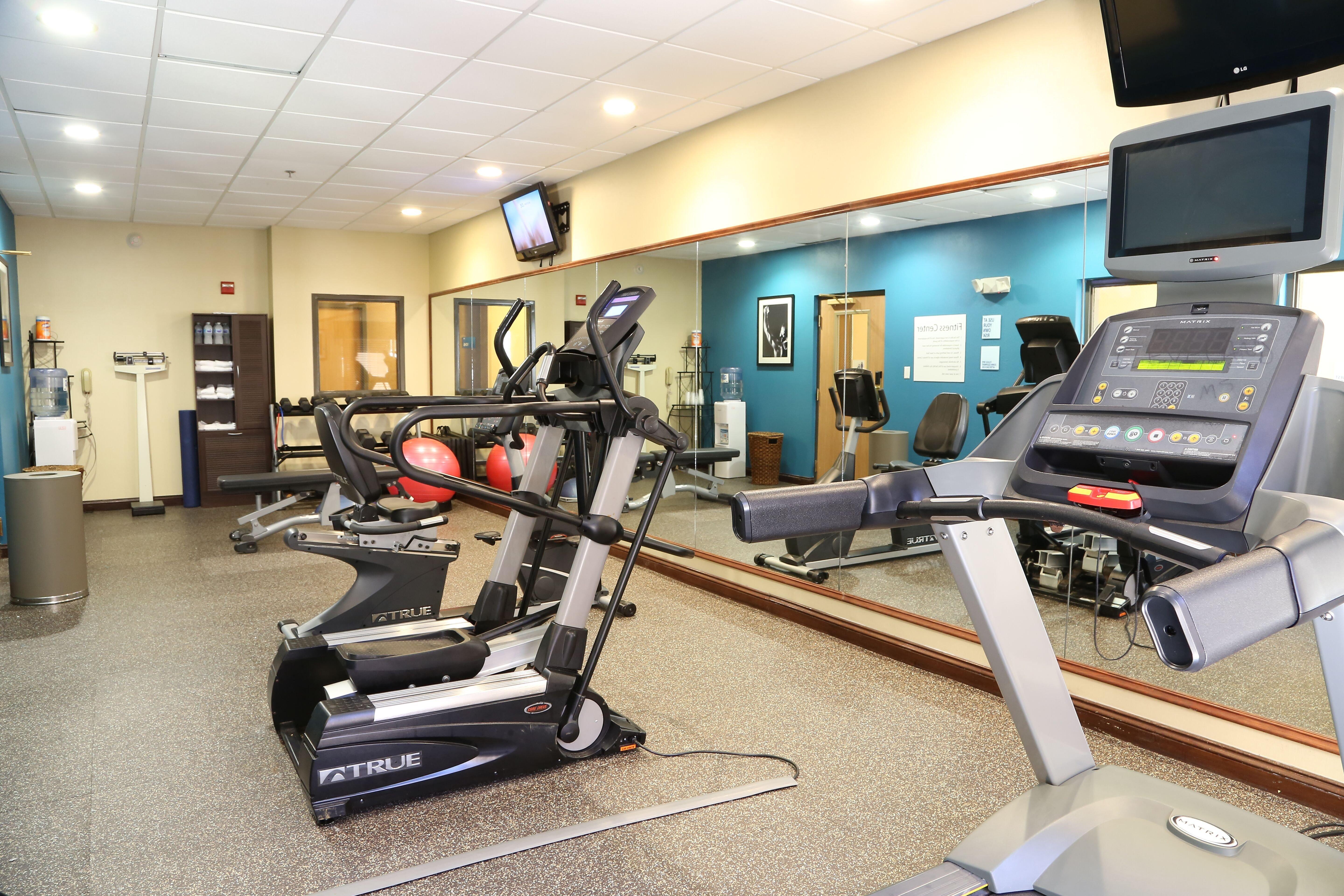 Holiday Inn Express Hotel & Suites Cleveland - Ms By Ihg Buitenkant foto