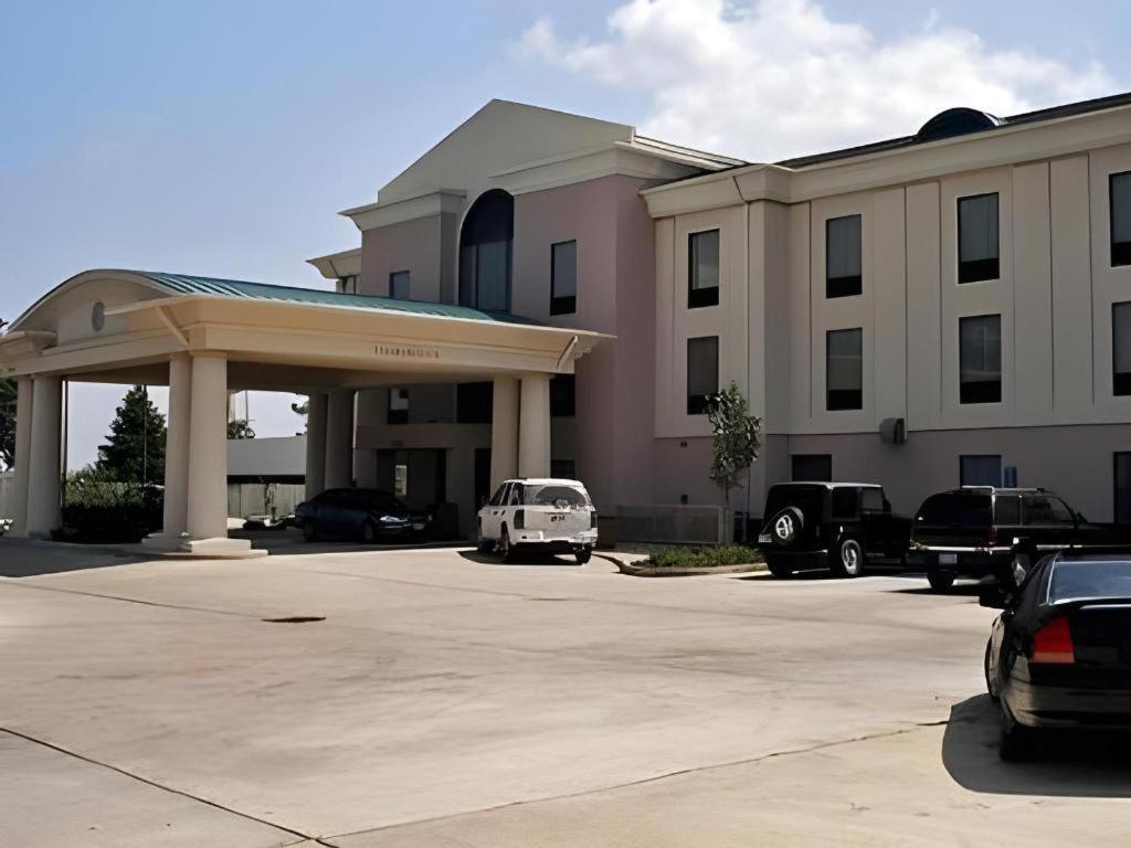 Holiday Inn Express Hotel & Suites Cleveland - Ms By Ihg Buitenkant foto